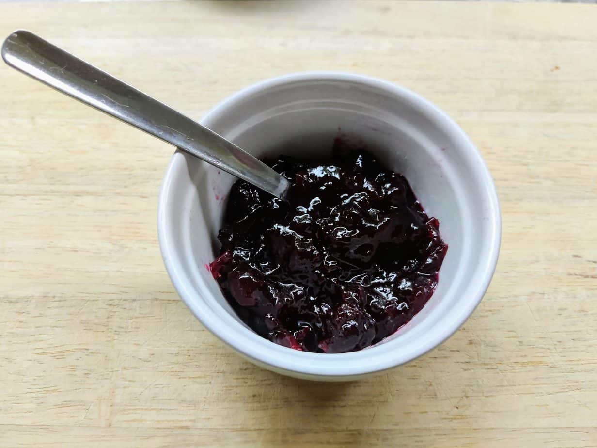 Easy Blackcurrant Jam Recipe|15p a jar – Erica's Little Welsh Garden